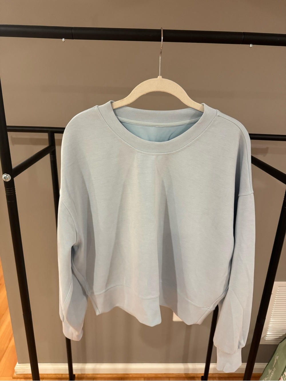 Lululemon Women's Softstreme Perfectly Oversized Cropped Crew size 6
